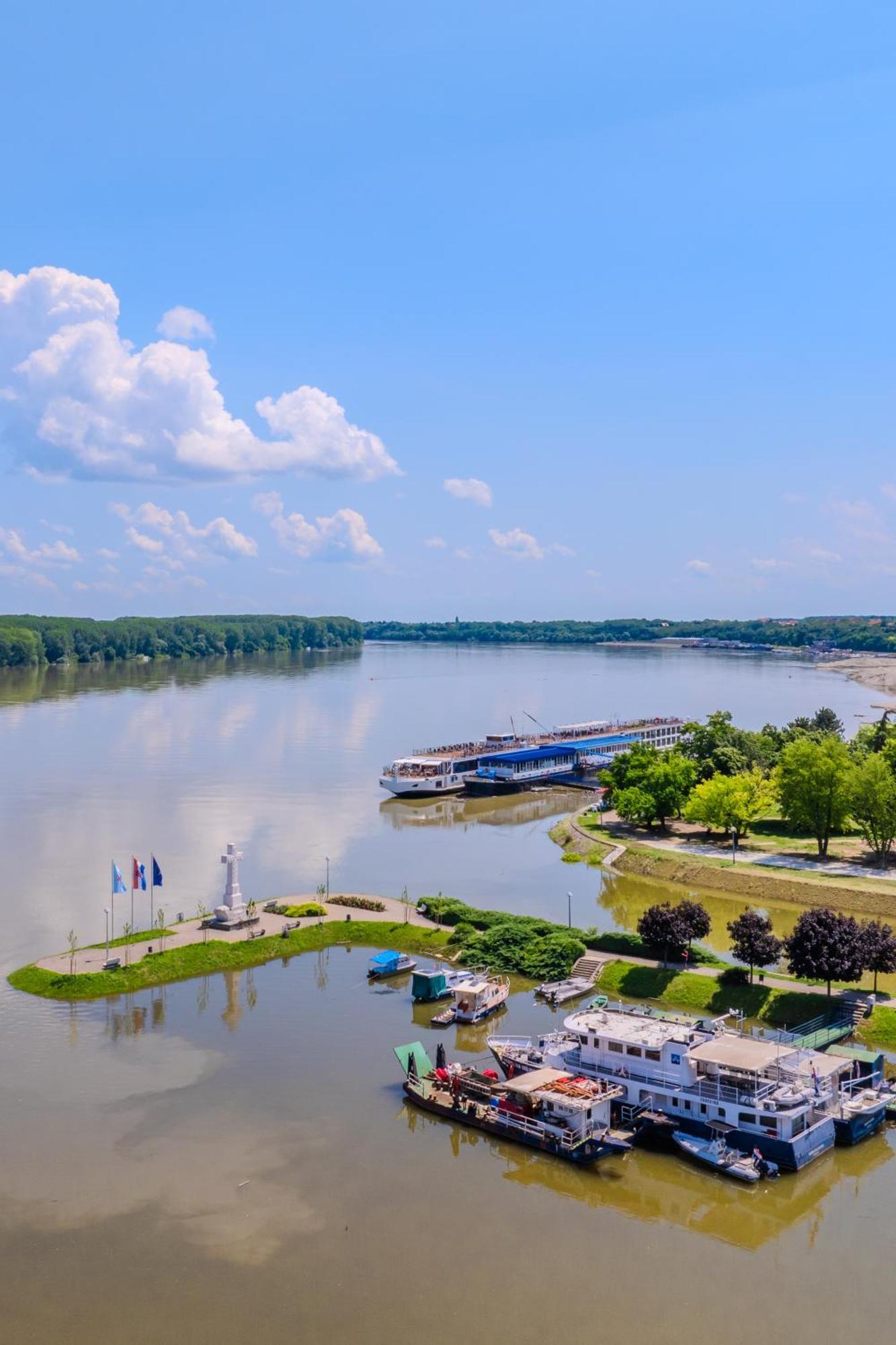 Apartman Sanda Vukovar Esterno foto